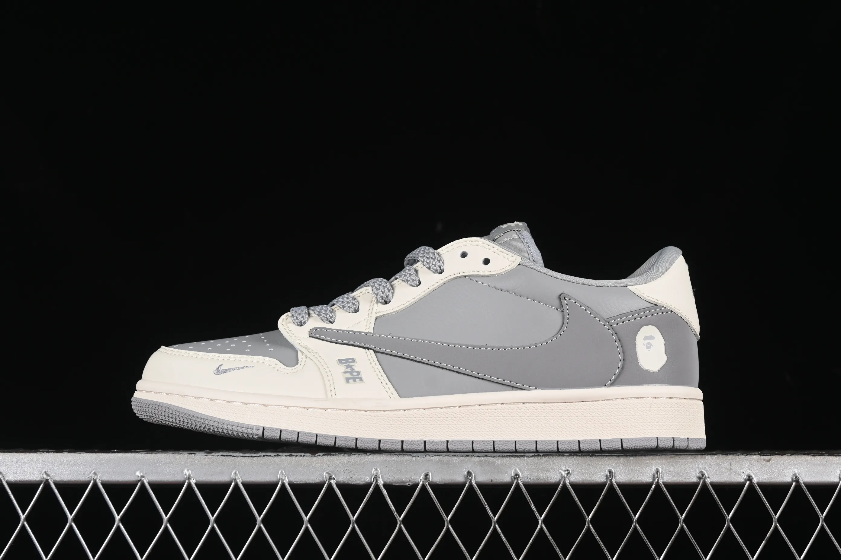All categories Air Jordan Jordan series basketball shoes Air Jordan 1 Low High-end customized low-top sneakers Travis Scott x Fragment Design x Air Jordan 1 Low OG SP AJ1 Joe 1 Bape joint-moon shadow gray low-top cultural casual sneakers BB6511-625